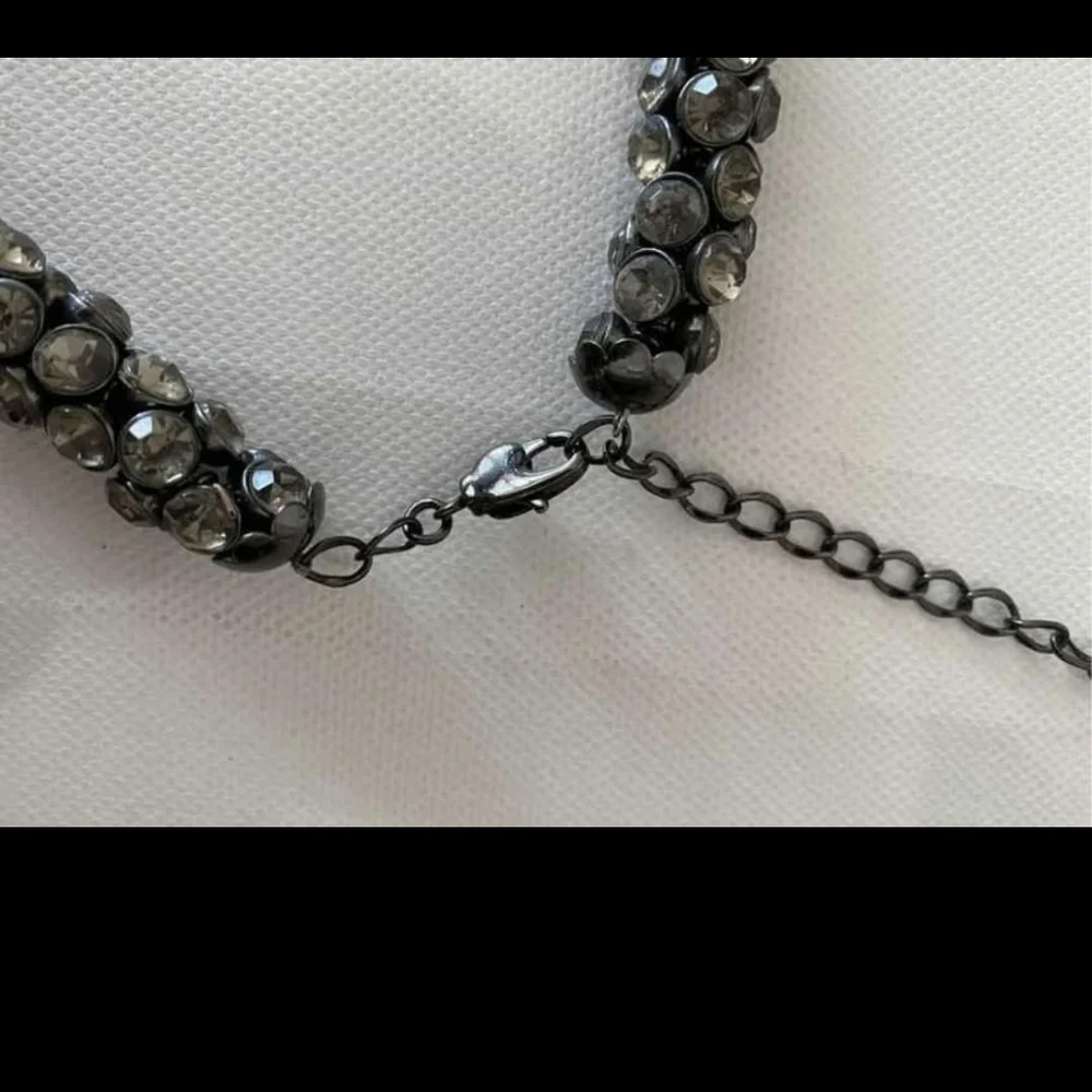 BCBGMaxAzria Black and Silver Twisted Crystal Necklace - Picture 4 of 6